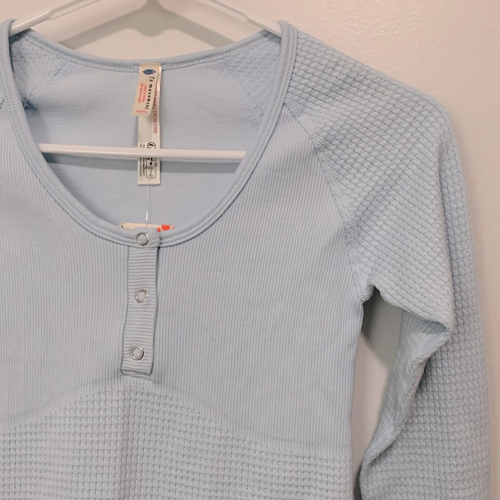 FP MOVEMENT Bail Out Long Sleeve Layer NWT Arctic Snow Blue - Picture 5 of 10